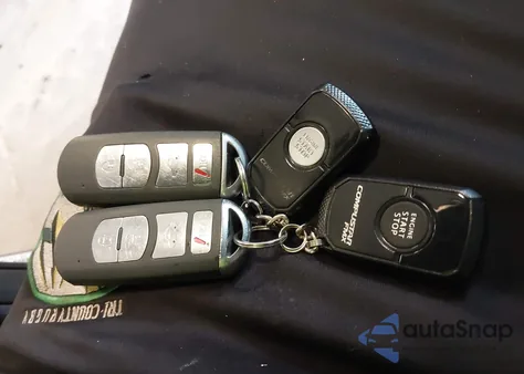 2013 Mazda Mazda3 I Touring z USA, uszkodzony, nr VIN JM1BL1V73D1739035